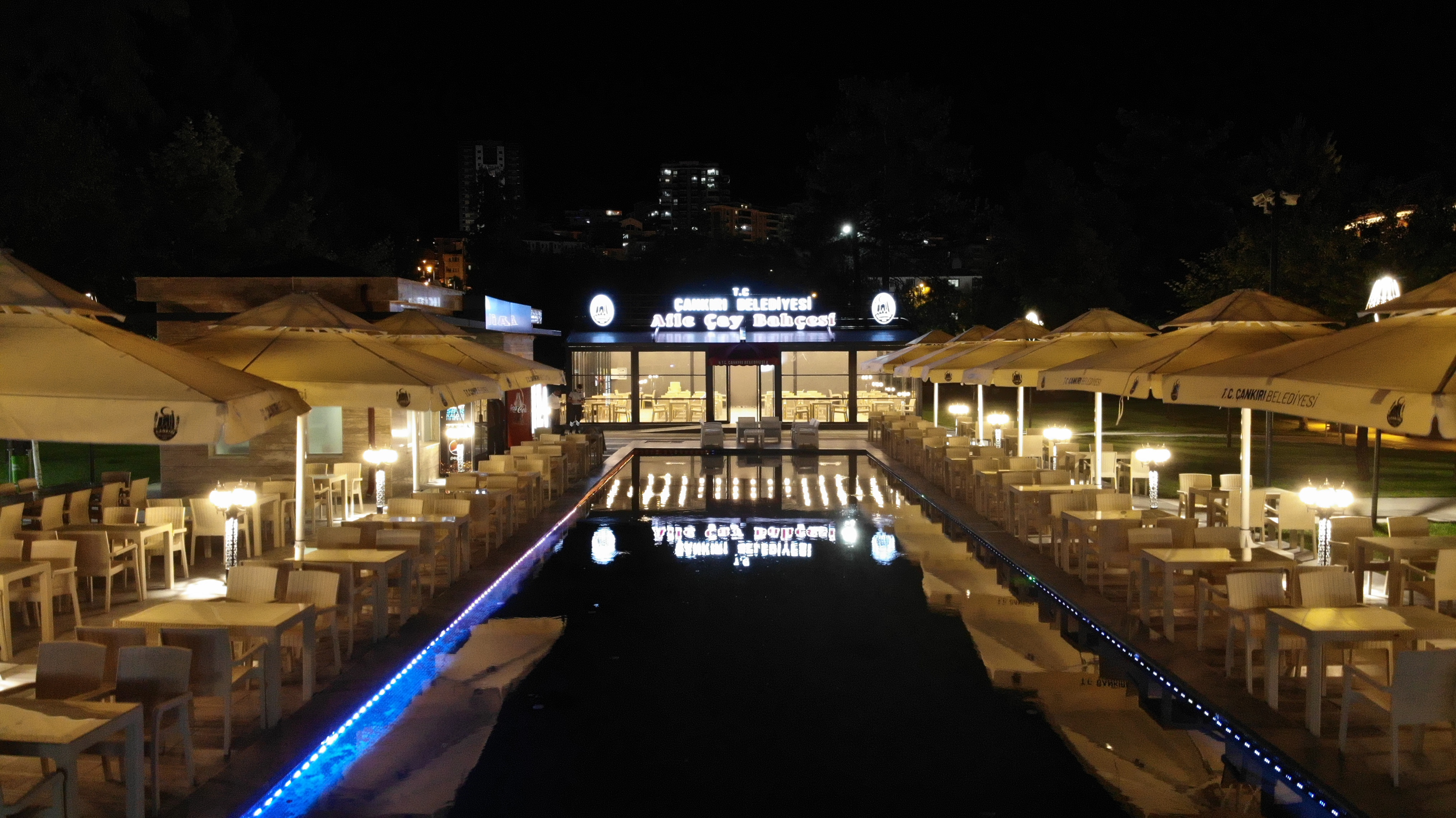 İstiklal Yolu Parkı Aile Çay Bahçesi